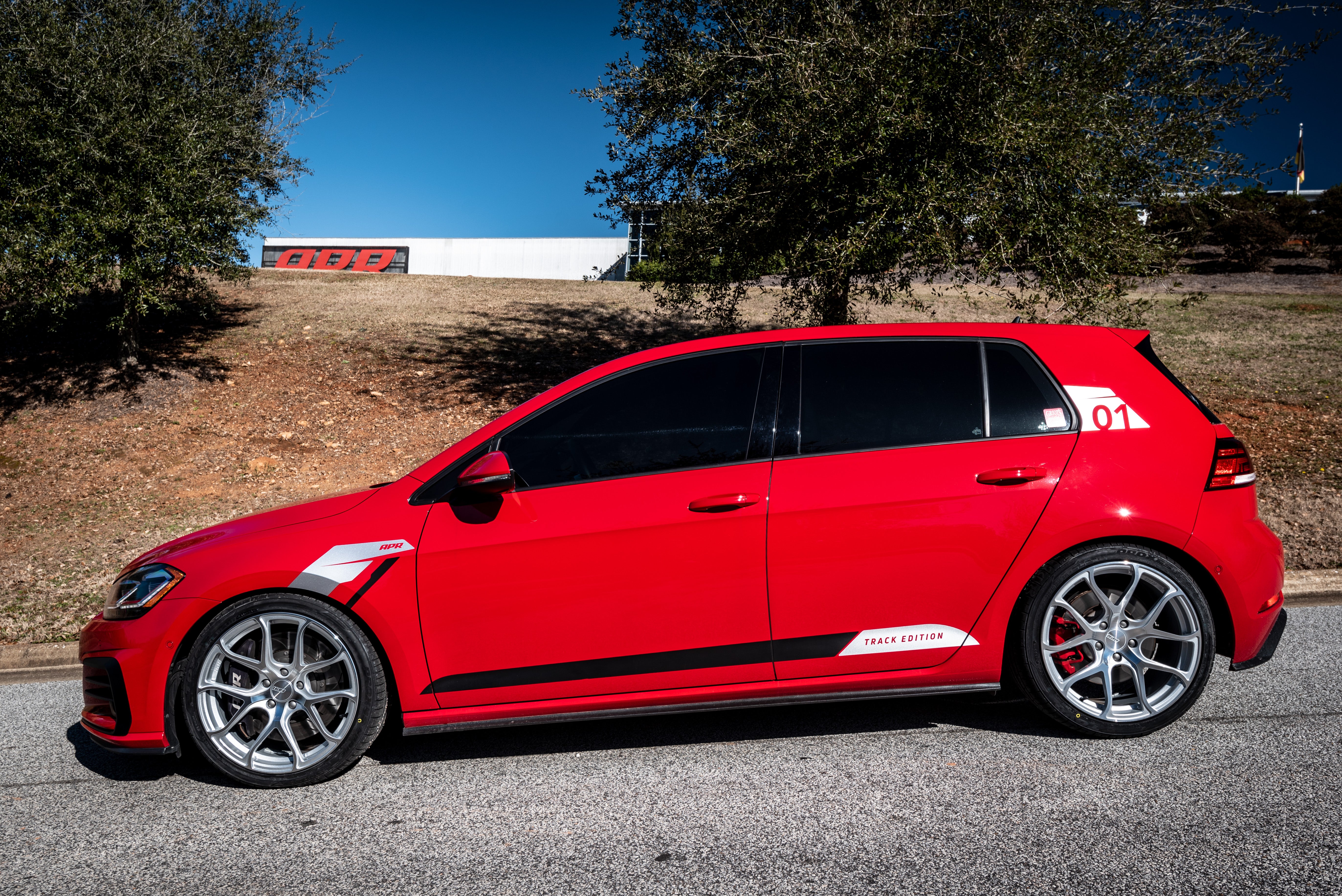 APR S01 FORGED WHEELS (18X8.5) (SILVER/MACHINED) (1 WHEEL)